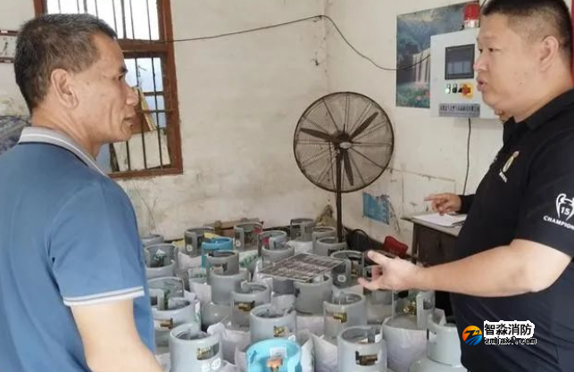 摞命！辦公室竟存放47只燃氣重瓶！